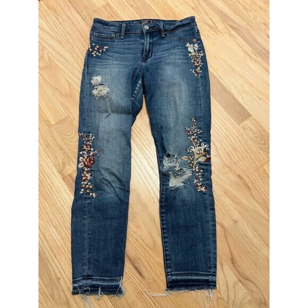 Abercrombie Fitch Harper Low Rise Ankle Jeans Embroidered Ripped Denim Size 26